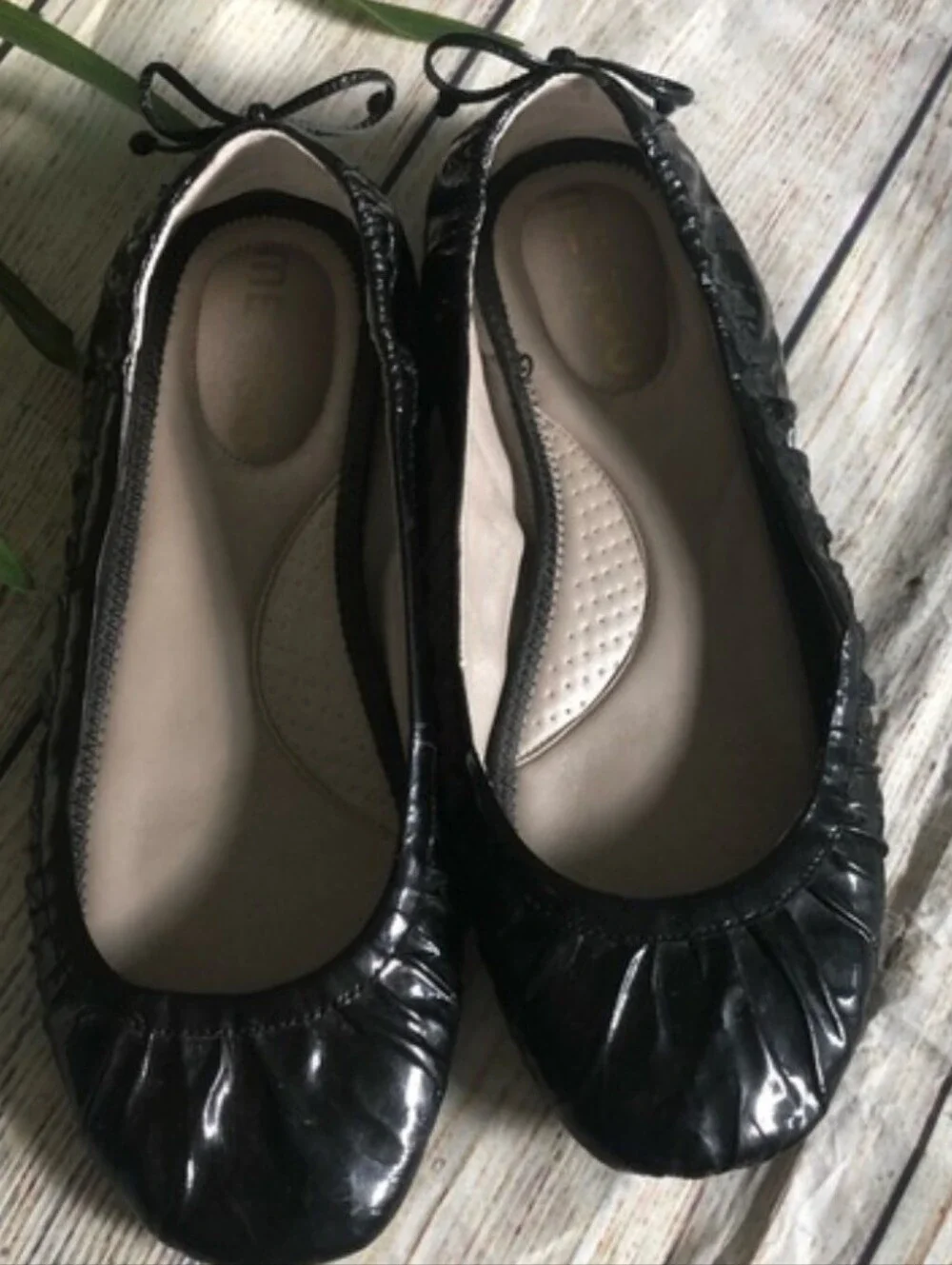ME TOO Laurel Black Patent Leather Ballerina Flats Flexible Round Toe Size 8.5